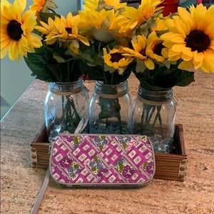 NEW LISTING! Vera Bradley wristlet!